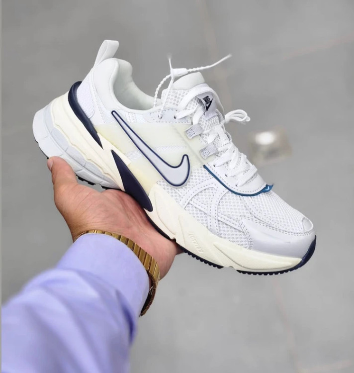 کتونی نایک وی تو کی ویتنامی وارداتی/سایز 40 الی 45/ست زنانه و مردانه/Nike V2k Run/ فروش عمده و تک