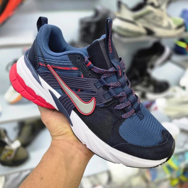 کتونی نایک وی تو کی ویتنامی وارداتی/سایز 40 الی 45/Nike V2k Run/ فروش عمده و تک