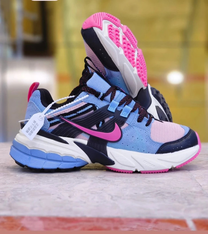 کتونی نایک وی تو کی ویتنامی وارداتی/سایز 37 الی 40/Nike V2k Run/ فروش عمده و تک