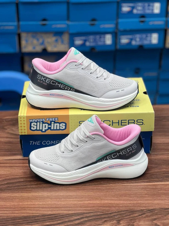 کتونی اسکیچرز ویتنامی وارداتی/سایز 37 تا 40/Skechers Slip-ins Max Cushioning/فروش عمده و تک