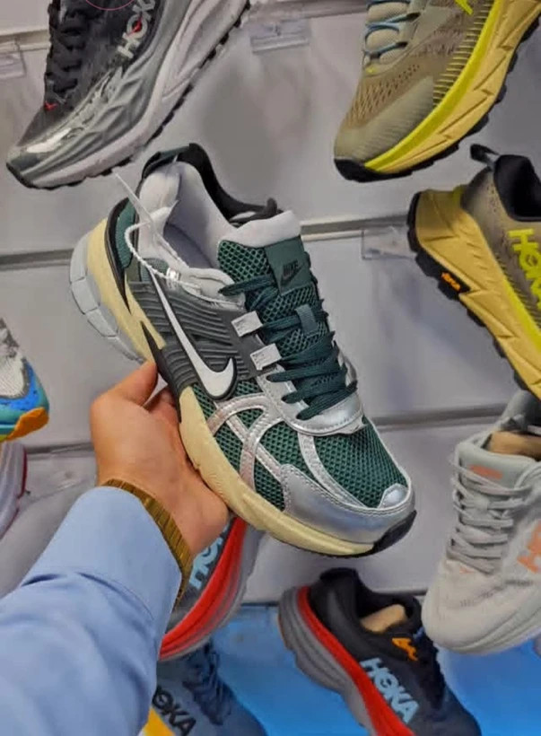 کتونی نایک وی تو کی ویتنامی وارداتی/سایز 40 الی 45/Nike V2k Run/ فروش عمده و تک