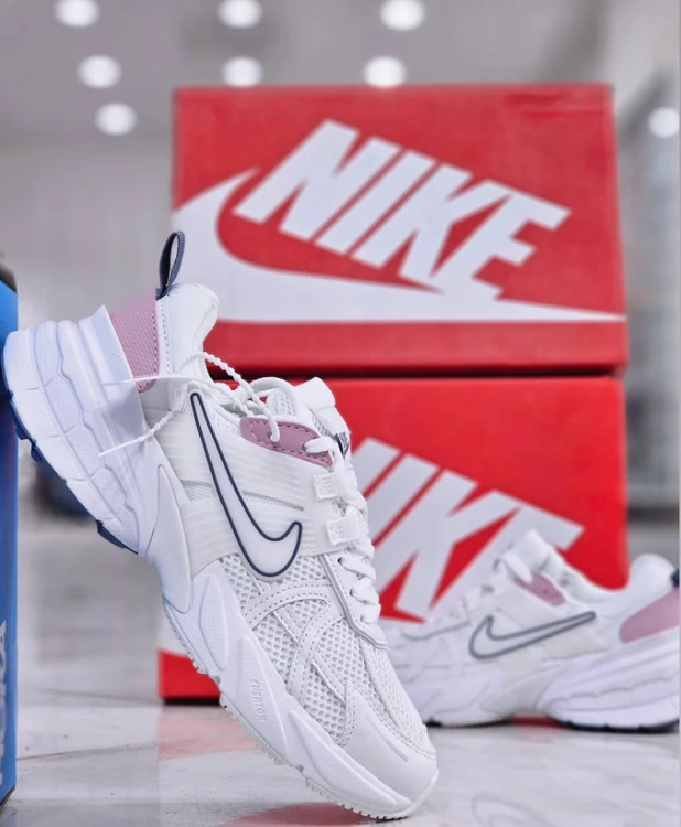کتونی نایک وی تو کی ویتنامی وارداتی/سایز 37 الی 40/Nike V2k Run/ فروش عمده و تک
