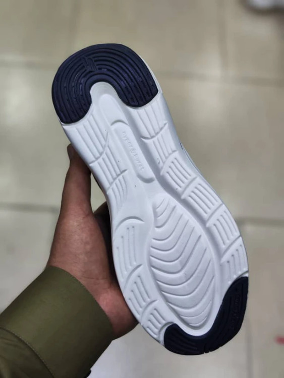 کتونی اسکیچرز ویتنامی وارداتی/سایز 40 تا 45/Skechers Max Cushioning/فروش عمده و تک