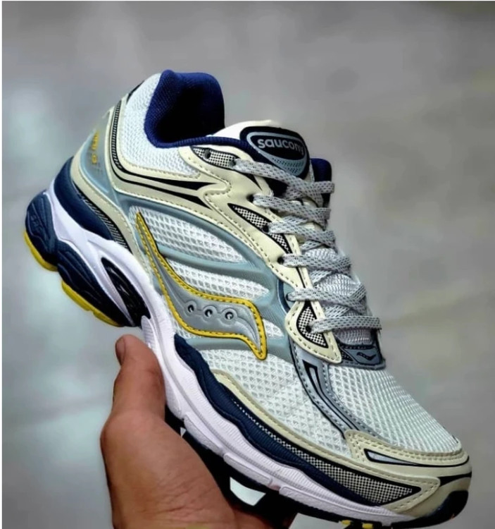 کتونی ساکونی تور درشت ویتنامی وارداتی/سایز 40 الی 45/Saucony Omni 9/ فروش عمده و تک
