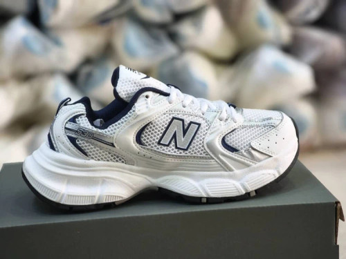 کتونی نیوبالانس 530v3 با زیره بالانسیاگا ویتنامی وارداتی/Newbalance 530v3/سایز 37 الی 40/فروش عمده و تک