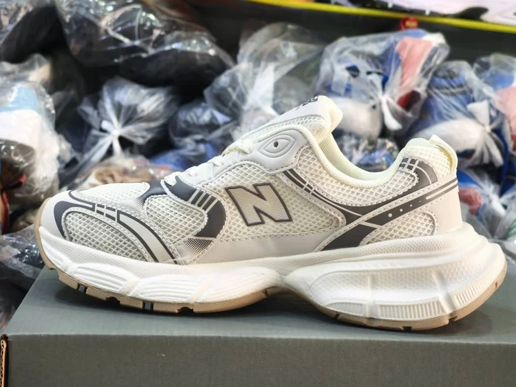 کتونی نیوبالانس 530v3  با زیره بالانسیاگا ویتنامی وارداتی/Newbalance 530v3/سایز 37 الی 40/فروش عمده و تک