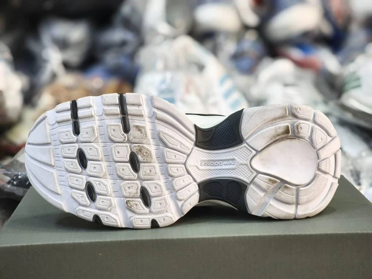 کتونی نیوبالانس 530v3 با زیره بالانسیاگا ویتنامی وارداتی/Newbalance 530v3/سایز 37 الی 40/فروش عمده و تک