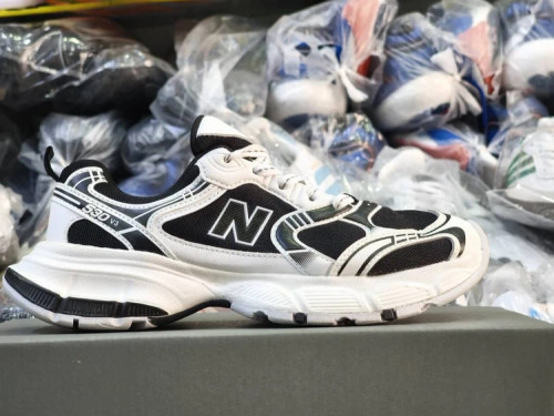 کتونی نیوبالانس 530v3 با زیره بالانسیاگا ویتنامی وارداتی/Newbalance 530v3/سایز 37 الی 40/فروش عمده و تک