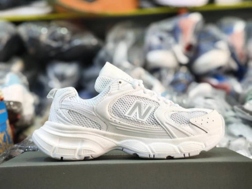 کتونی نیوبالانس 530v3 با زیره بالانسیاگا ویتنامی وارداتی/Newbalance 530v3/سایز 37 الی 40/فروش عمده و تک