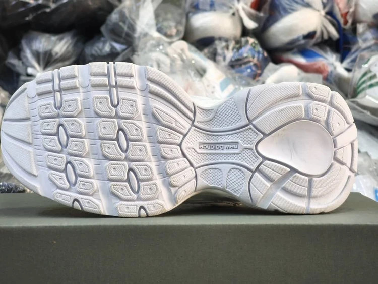 کتونی نیوبالانس 530v3 با زیره بالانسیاگا ویتنامی وارداتی/Newbalance 530v3/سایز 37 الی 40/فروش عمده و تک