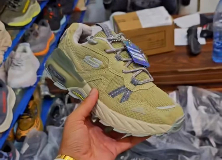 کتونی اسکیچرز آرچ فیت ویتنامی وارداتی/سایز 40 الی 45/Skechers ArchFit TrailAir Desert/ فروش عمده و تک