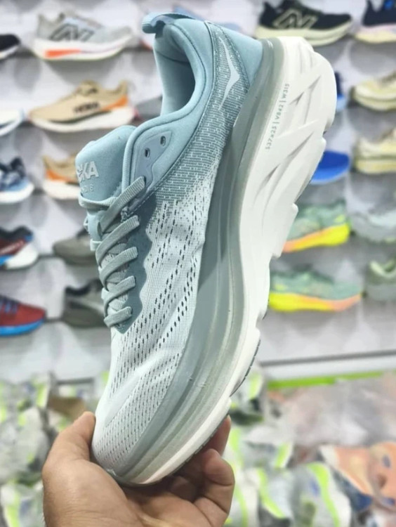 کتونی رانینگ هوکا باندی ۸ ویتنامی وارداتی/سایز 40 تا 45/Hoka Bondi 8/فروش عمده و تک