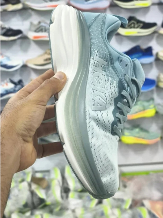 کتونی رانینگ هوکا باندی ۸ ویتنامی وارداتی/سایز 40 تا 45/Hoka Bondi 8/فروش عمده و تک