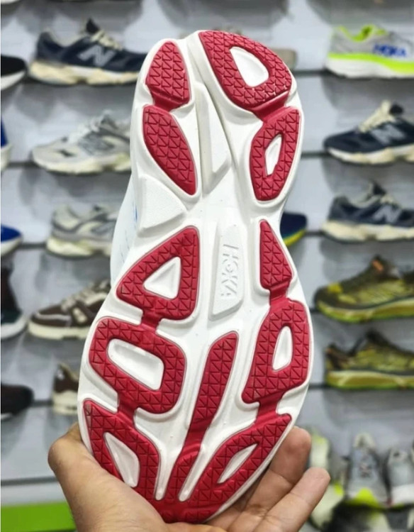 کتونی رانینگ هوکا باندی ۸ ویتنامی وارداتی/سایز 40 تا 45/Hoka Bondi 8/فروش عمده و تک