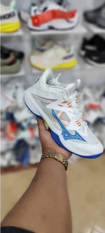 کتونی میزانو مناسب والیبال، بدمینتون، هندبال ویتنامی وارداتی/Mizauno Wave Lithning ZY/سایز 40 الی 45/ فروش عمده و تک