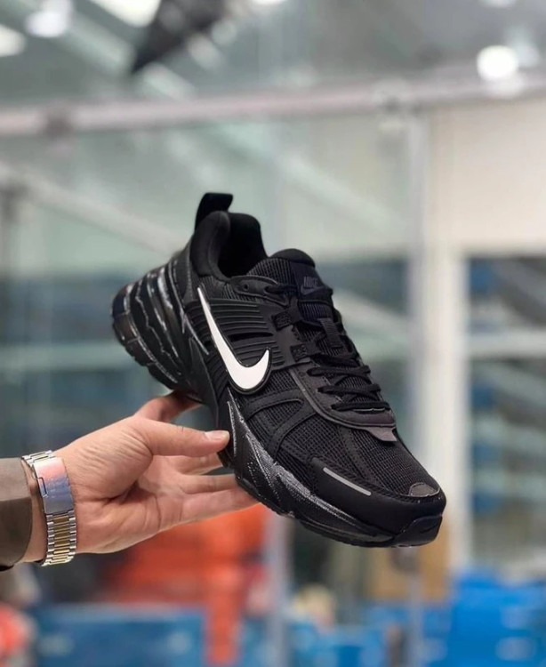 کتونی نایک وی تو کی ویتنامی وارداتی/سایز 38 الی 45/ست زنانه و مردانه/Nike V2k Run/ فروش عمده و تک