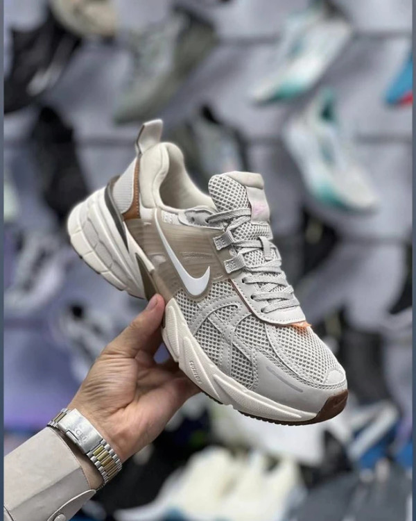 کتونی نایک وی تو کی ویتنامی وارداتی/سایز 38 الی 45/ست زنانه و مردانه/Nike V2k Run/ فروش عمده و تک