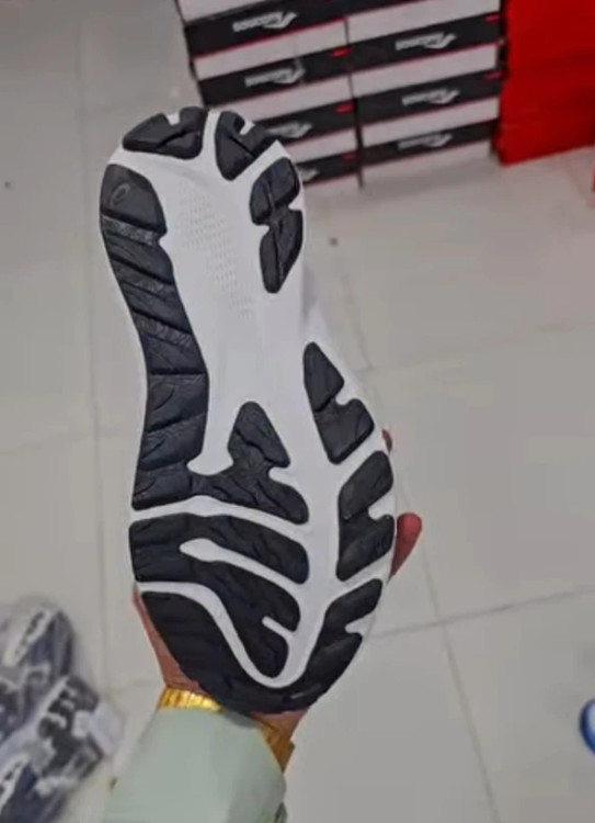 کتونی اسیکس جی تی 2000 12 ویتنامی وارداتی/سایز 39 الی 45/Asics GT-2000 12/ فروش عمده و تک