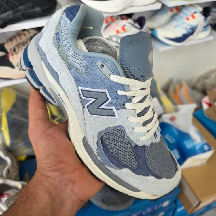 کتونی نیوبالانس 2002R ویتنامی وارداتی/سایز 40 الی 45/Newbalance 2002R /فروش عمده و تک