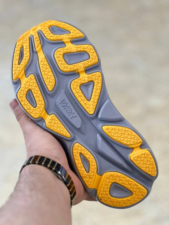 کتونی رانینگ هوکا باندی ۸ ویتنامی وارداتی/سایز 38 تا 40/Hoka Bondi 8/فروش عمده و تک