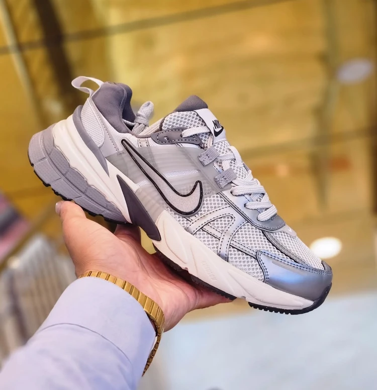 کتونی نایک وی تو کی ویتنامی وارداتی/سایز 37 الی 45/ست زنانه و مردانه/Nike V2k Run/ فروش عمده و تک