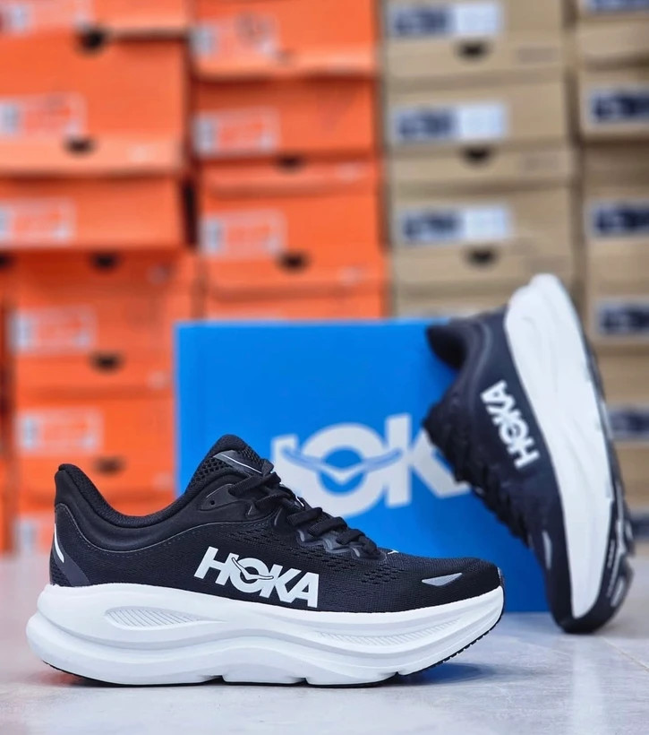 کتونی رانینگ هوکا باندی 9 ویتنامی وارداتی/سایز 40 تا 45/Hoka Bondi 9/فروش عمده و تک