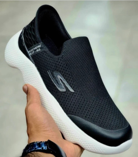 کفش طبی اسکیچرز اسلیپ اومو ویتنامی وارداتی/سایز 40 الی 45/Skechers Slip-ins Uomo/ فروش عمده و تک