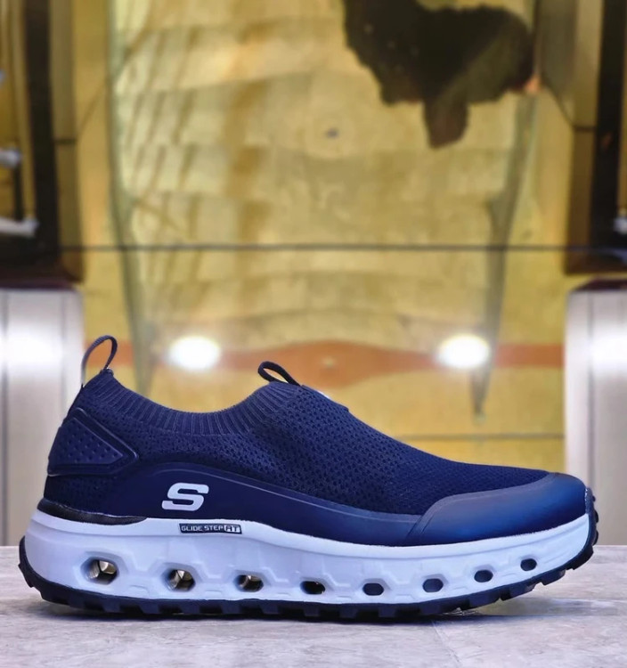 کفش طبی اسکیچرز ویتنامی وارداتی/سایز 40 الی 45/Skechers Glide Step Hands-Free Slip-ins/ فروش عمده و تک