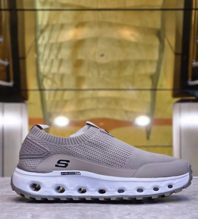کفش طبی اسکیچرز ویتنامی وارداتی/سایز 40 الی 45/Skechers Glide Step Hands-Free Slip-ins/ فروش عمده و تک