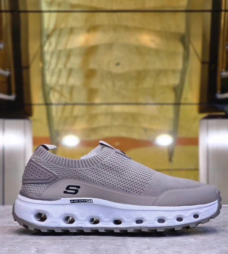کفش طبی اسکیچرز ویتنامی وارداتی/سایز 40 الی 45/Skechers Glide Step Hands-Free Slip-ins/ فروش عمده و تک