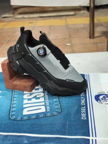 کتونی طبیعت گردی کلمبیا ویتنامی وارداتی/ بند دیسکی و ضدآب/سایز 40 الی 45/Columbia GORE-TEX/ فروش عمده و تک