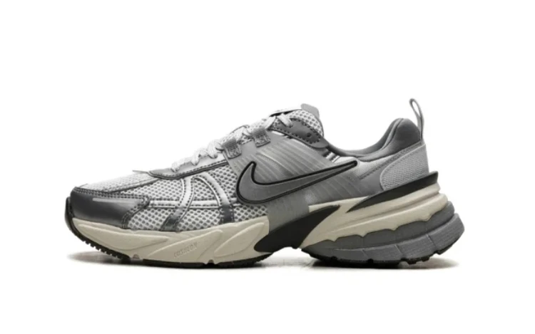 کتونی نایک وی تو کی ویتنامی وارداتی/سایز 37 الی 45/ست زنانه و مردانه/Nike V2k Run/ فروش عمده و تک