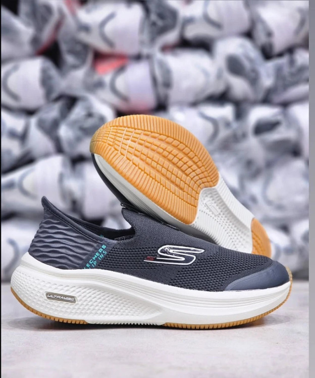 کفش طبی اسکیچرز ویتنامی وارداتی/سایز 40 الی 45/Skechers Slip _Ins Ultra Go Sole Memory Foam/ فروش عمده و تک
