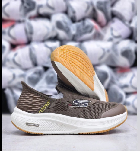 کفش طبی اسکیچرز ویتنامی وارداتی/سایز 40 الی 45/Skechers Slip _Ins Ultra Go Sole Memory Foam/ فروش عمده و تک