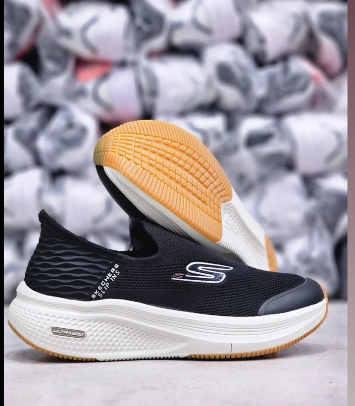 کفش طبی اسکیچرز ویتنامی وارداتی/سایز 40 الی 45/Skechers Slip _Ins Ultra Go Sole Memory Foam/ فروش عمده و تک