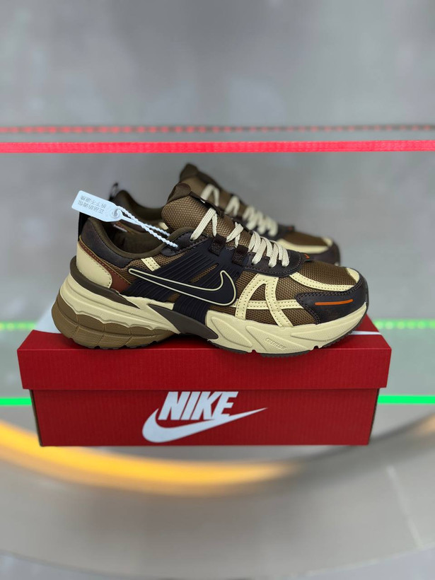 کتونی نایک وی تو کی ویتنامی وارداتی/سایز 40 الی 45/Nike V2k Run/ فروش عمده و تک