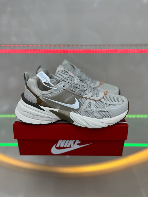 کتونی نایک وی تو کی ویتنامی وارداتی/سایز 37 الی 41/Nike V2k Run/ فروش عمده و تک