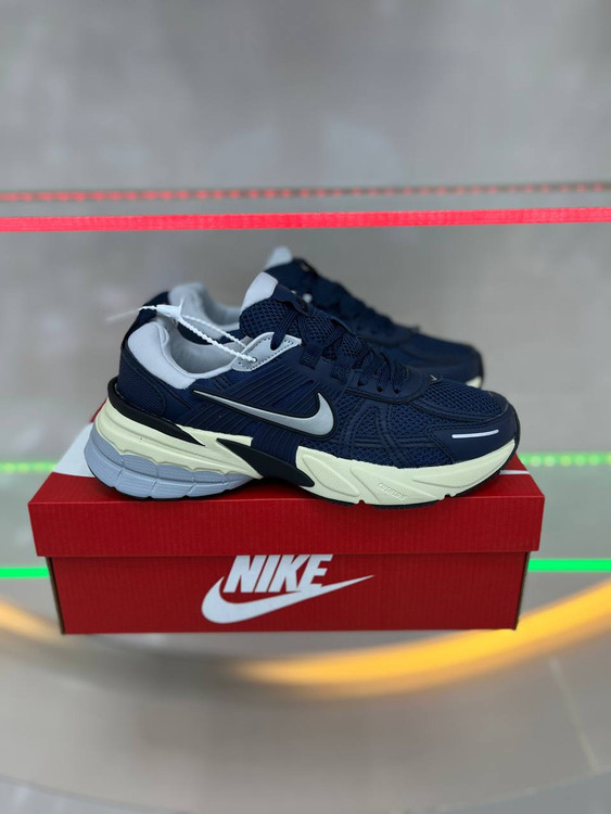 کتونی نایک وی تو کی ویتنامی وارداتی/سایز 40 الی 45/Nike V2k Run/ فروش عمده و تک