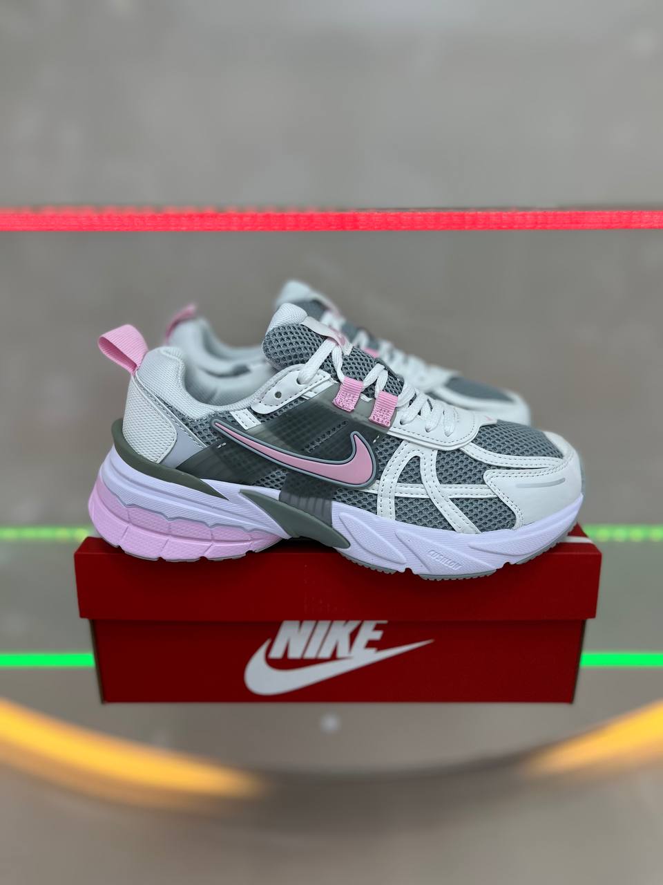 کتونی نایک وی تو کی ویتنامی وارداتی/سایز 37 الی 40/Nike V2k Run/ فروش عمده و تک