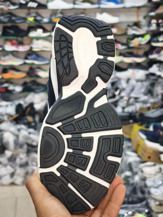 کتونی نایک وی فایو کی ویتنامی وارداتی/سایز 37 الی 40/Nike V5k Run/ فروش عمده و تک