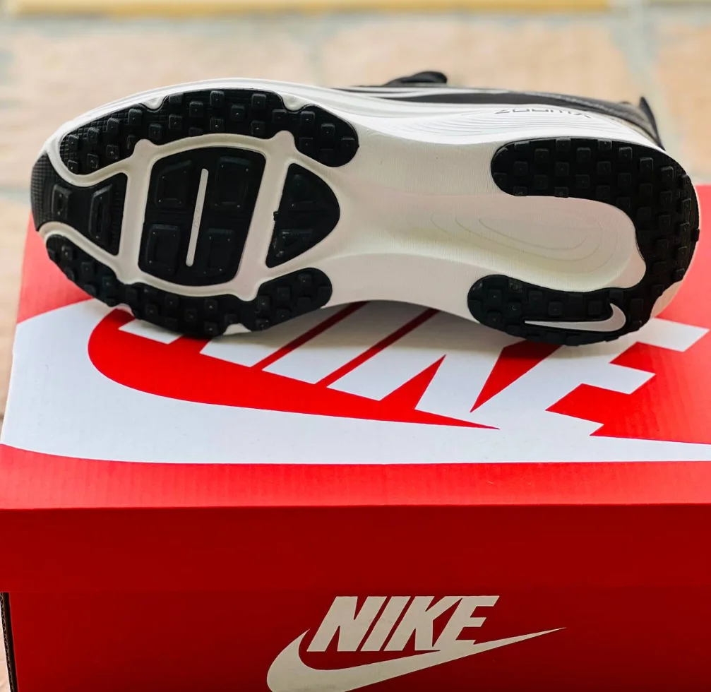 کتونی نایک ایر ومرو 18 ویتنامی وارداتی/سایز 37 الی 45/ست زنانه و مردانه/Nike Air Vomero 18/ فروش عمده و تک
