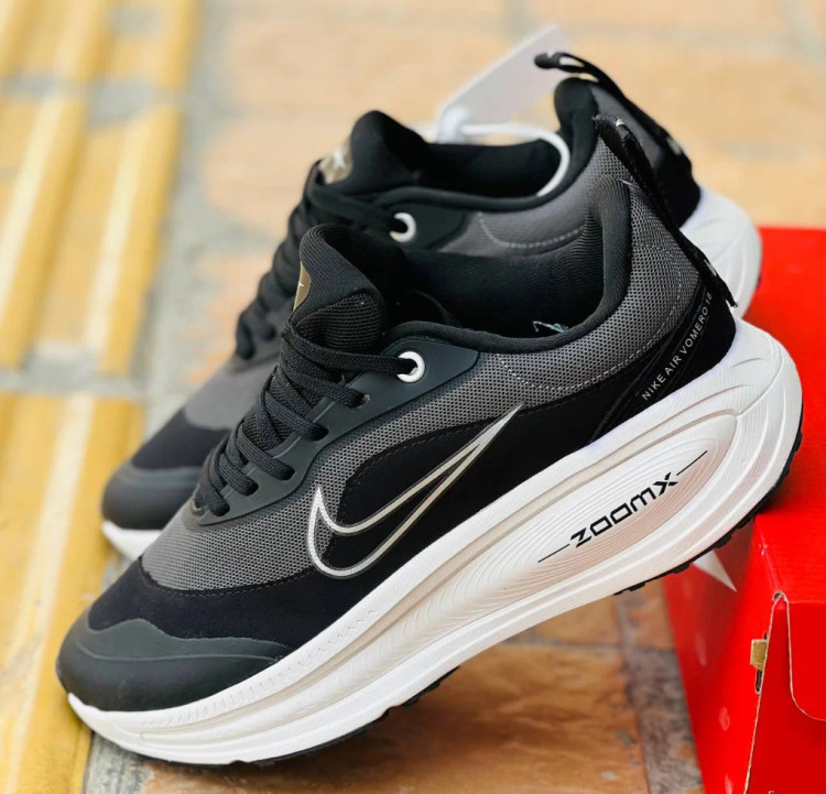 کتونی نایک ایر ومرو 18 ویتنامی وارداتی/سایز 37 الی 45/ست زنانه و مردانه/Nike Air Vomero 18/ فروش عمده و تک