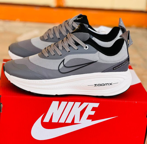 کتونی نایک ایر ومرو 18 ویتنامی وارداتی/سایز 40 الی 45/Nike Air Vomero 18/ فروش عمده و تک
