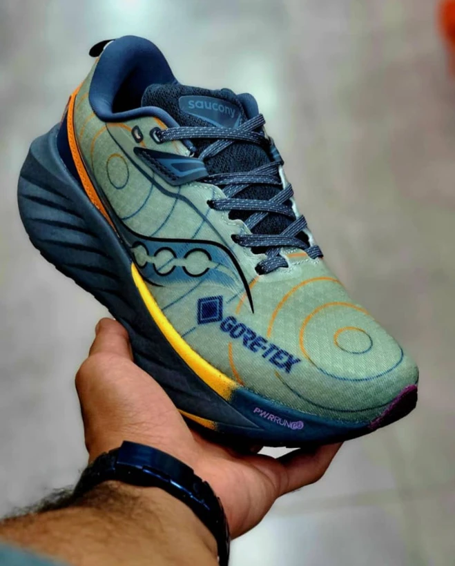 کتونی ساکونی تریمپ 22 ویتنامی وارداتی/سایز 40 الی 45/Saucony Triumph 22/ فروش عمده و تک