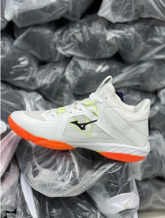 کتونی والیبالی میزانو ویو لایتنینگ ویتنامی وارداتی/Mizuno Wave Lithning ZY/سایز 40 الی 45/ فروش عمده و تک