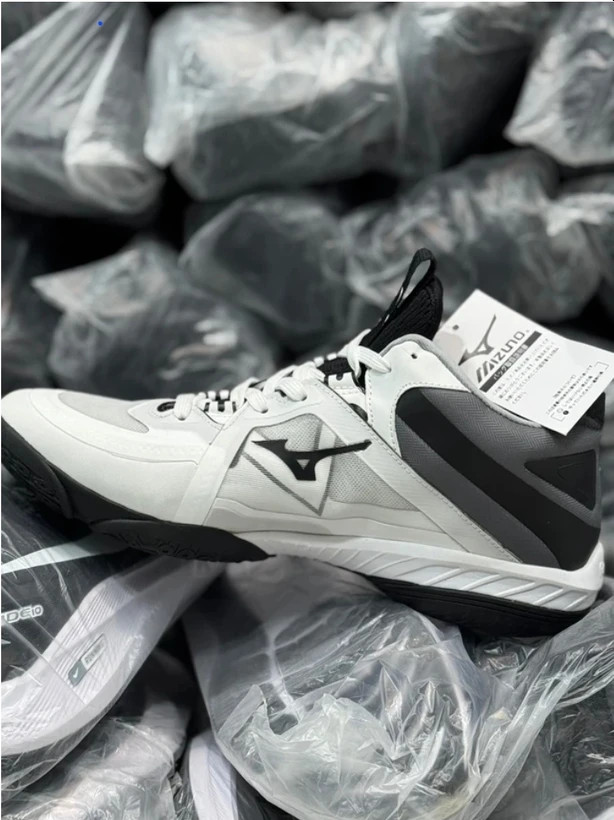 کتونی والیبالی میزانو ویو لایتنینگ ویتنامی وارداتی/Mizuno Wave Lithning ZY/سایز 40 الی 45/ فروش عمده و تک