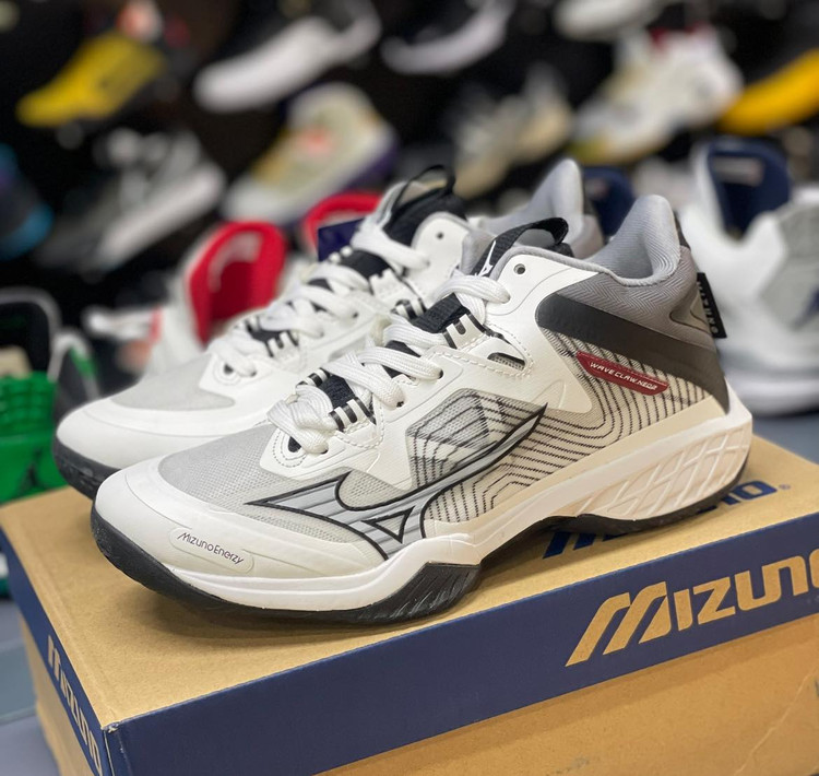 کتونی والیبالی میزانو ویو لایتنینگ ویتنامی وارداتی/Mizuno Wave Lithning ZY/سایز 40 الی 45/ فروش عمده و تک