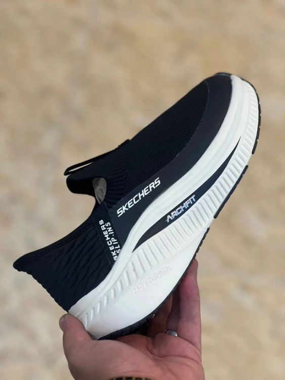 کفش طبی اسکیچرز ویتنامی وارداتی/سایز 40 الی 45/Skechers Slip _Ins Ultra Go Sole Memory Foam/ فروش عمده و تک