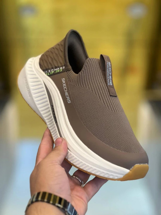 کفش طبی اسکیچرز ویتنامی وارداتی/سایز 40 الی 45/Skechers Slip _Ins Ultra Go Sole Memory Foam/ فروش عمده و تک