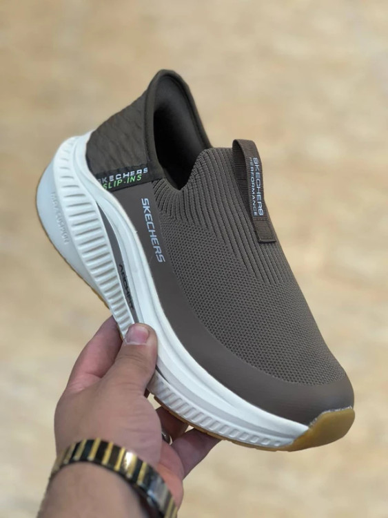 کفش طبی اسکیچرز ویتنامی وارداتی/سایز 40 الی 45/Skechers Slip _Ins Ultra Go Sole Memory Foam/ فروش عمده و تک